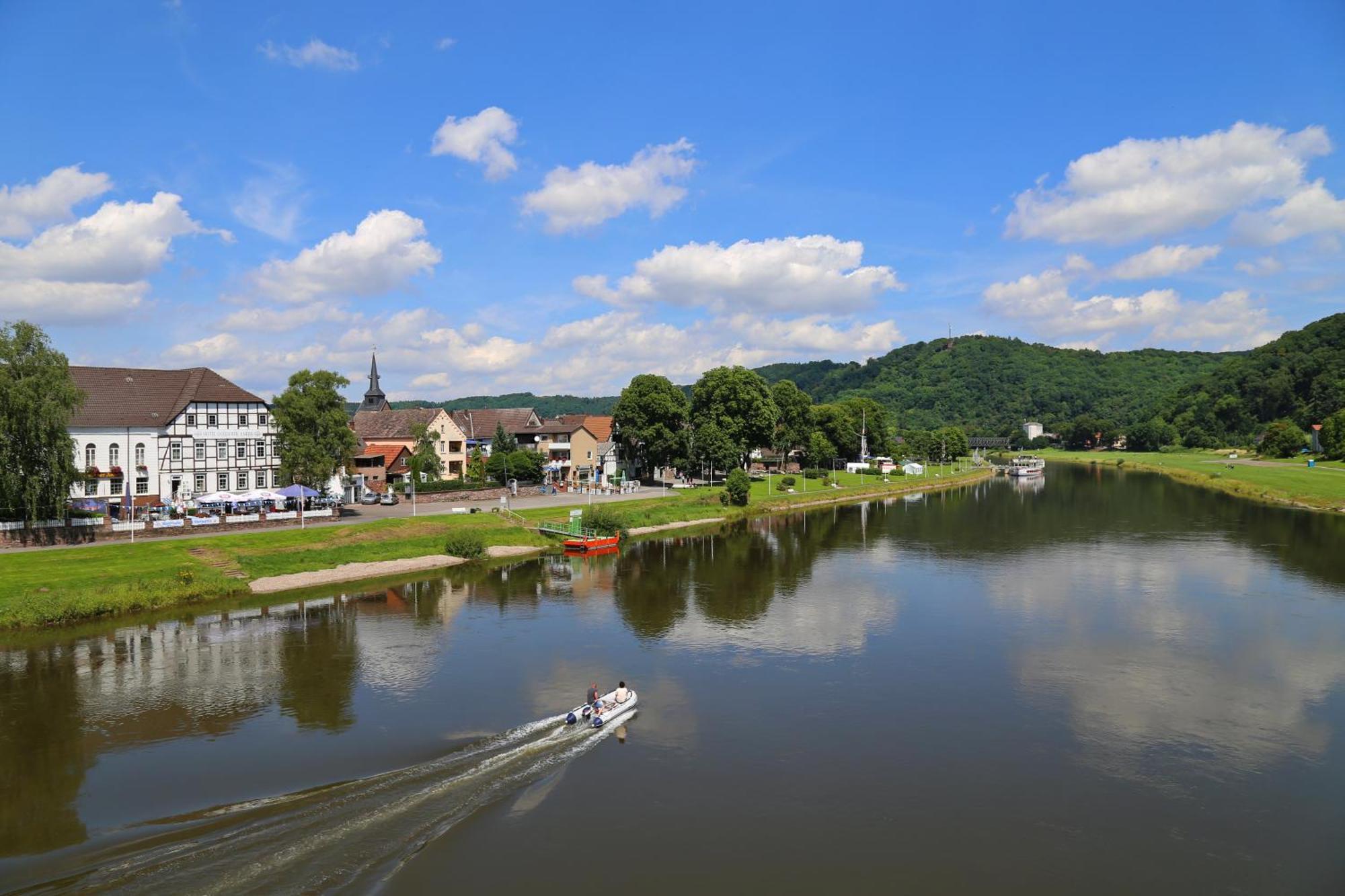 Ferienwohnungen Am Weserstrand Bodenwerder Exterior foto